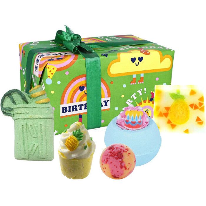 Bomb Cosmetics See on teie sünnipäevakomplekt – vannikinkekomplekt naistele