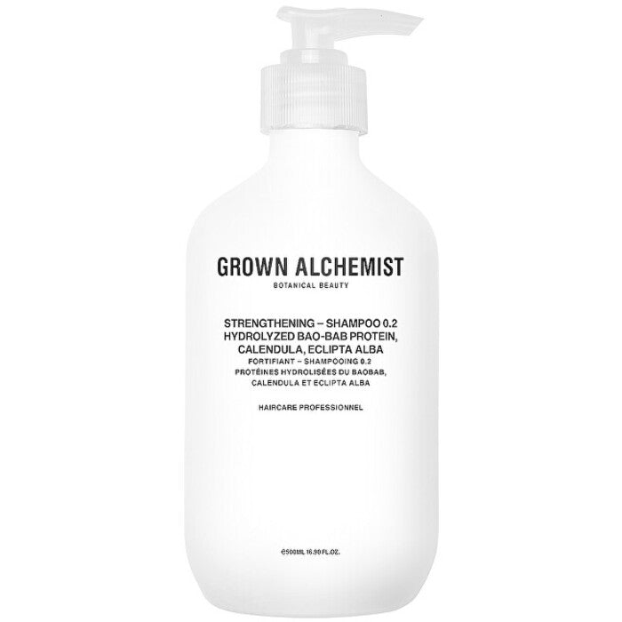 „Grown Alchemist“ stiprinamasis šampūnas su hidrolizuotais Bao-Bab baltymais, medetkomis ir eklipta alba.