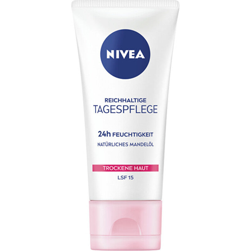 Nivea Essential Nourishing Day Cream SPF 15 – Maitinamasis dieninis kremas sausai odai 50ml